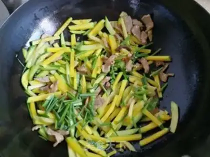 Make Pumpkin fried meat step 4