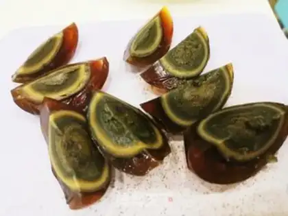 Make Pyramid eggs step 3