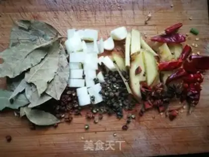 Make Watermelon celery bean sauce step 8