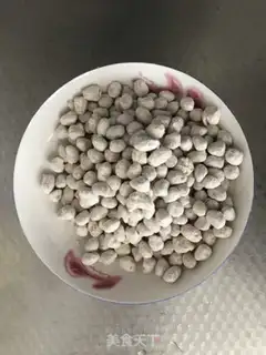Make Peanut sugar beans step 2