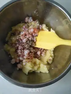 Make Seafood potatoes step 4