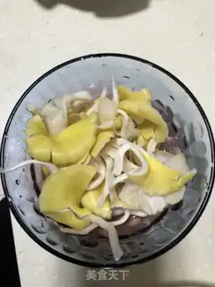 Make Cleaning up yellow mushrooms step 1
