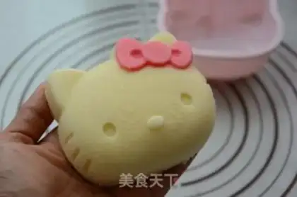 Make FOUR-INCH KITTY STEAM CAKE step 12
