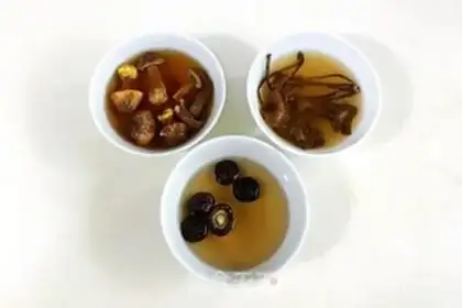 Make Frozen chicken soup step 1