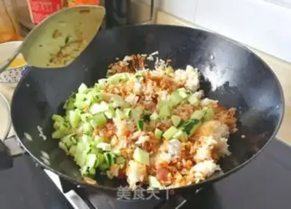 Make Pineapple rice step 5