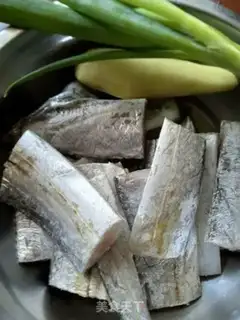 Make Red-fried fish step 1