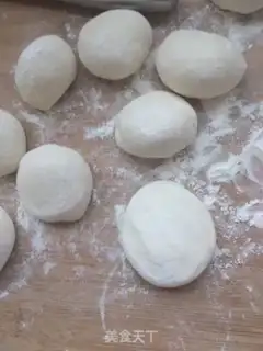 Make The raisin bun step 21