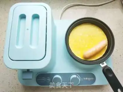 Make Sausage egg rolls step 7