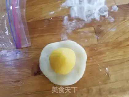 Make ♪ Gold, sand, milk, ice-cream mooncake ♪ step 10