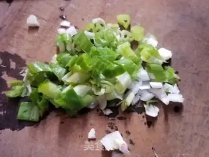 Make Onion omelet step 0