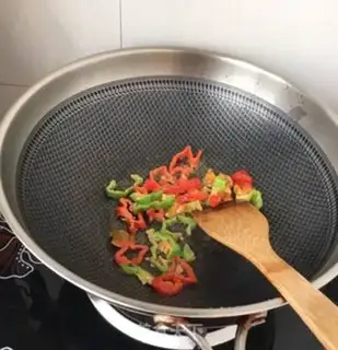 Make Spicy peppers and hot clams step 5
