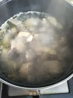 Make Three chickens on the table step 1
