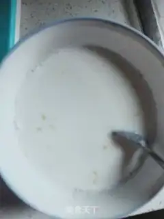 Make Gradually rub the tea mousse cake step 4