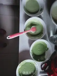 Make Gradually rub the tea mousse cake step 9