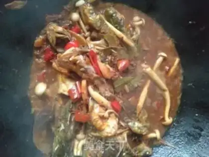 Make Soccer egg noodles step 1