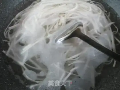 Make Soccer egg noodles step 2