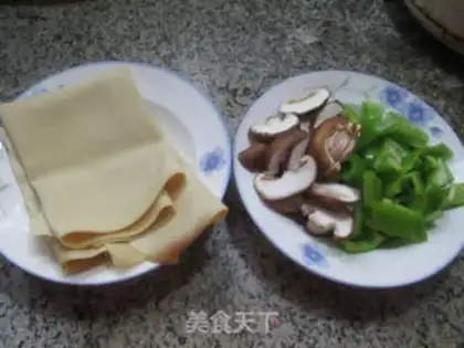 Make The mushroom pepper is fried step 0
