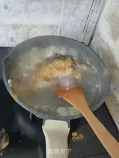 Make Soccer egg noodles step 3