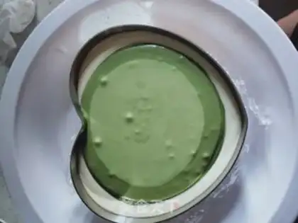 Make Gradually rub the tea mousse cake step 12