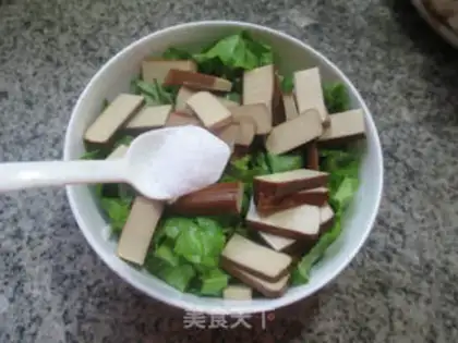 Make Soccer egg noodles step 5