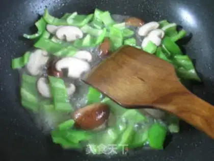 Make The mushroom pepper is fried step 5