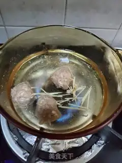 Make Beefballs, gin and mushroom soup step 1