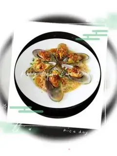 Make Garlic gills and mushrooms step 5