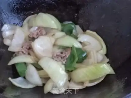 Make Onion pops lamb step 8