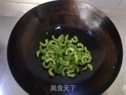 Make Scrambled eggs step 4