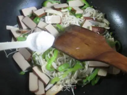 Make Pelican eggs, fried golden mushrooms step 4