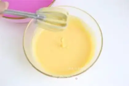Make Flamingo vanilla ice cream step 6