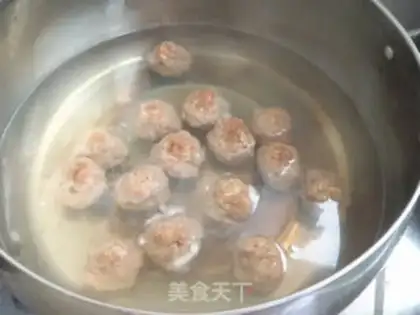 Make Poppy fan meatball soup step 3