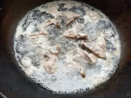 Make Lotus peanut bone soup step 2