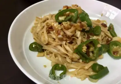 Make The pepper sauce noodles step 8