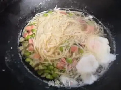 Make Doudou egg noodles step 6