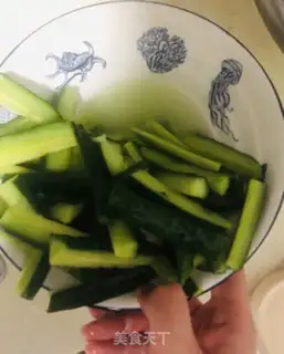 Make cucumber pickles step 2