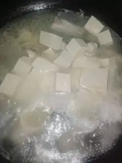 Make Fish bone tofu soup step 2
