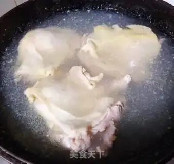 Make Red roast chicken leg step 2