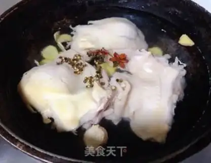 Make Red roast chicken leg step 3