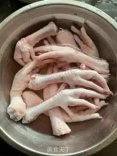 Make Wine and chicken claws step 0