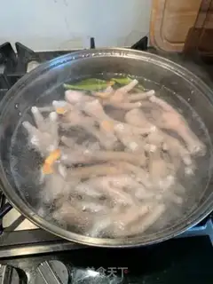 Make Wine and chicken claws step 2