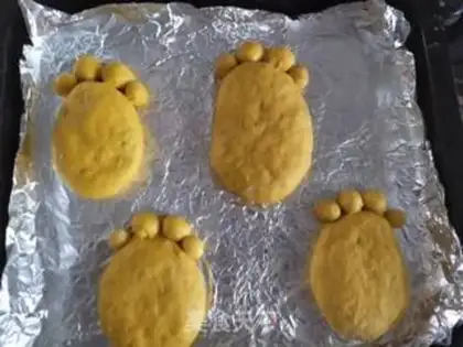 Make PUMPKIN FOOT Y-BREAD step 12