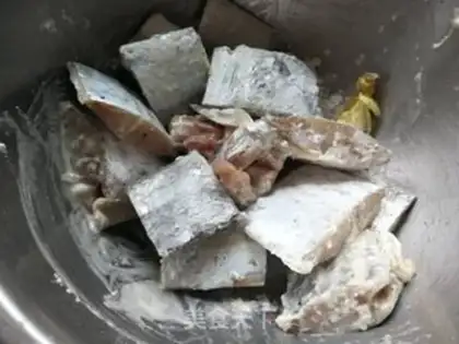 Make Red-fried fish step 1