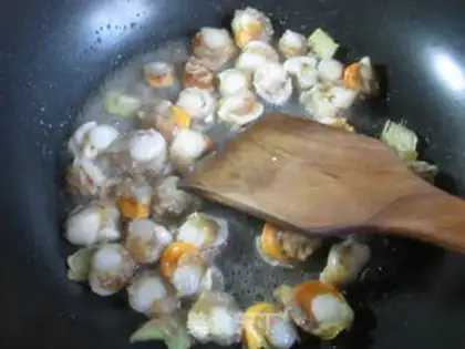 Make Cream pepper scallops step 3
