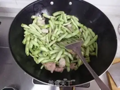 Make Four seasons of bean meat step 3