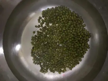 Make Auto green bean sprouts step 0
