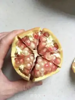 Make Fresh pomegranate juice step 2