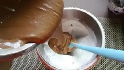 Make Chocolate blueberry naked cake step 2