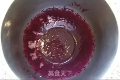 Make Chocolate blueberry naked cake step 4