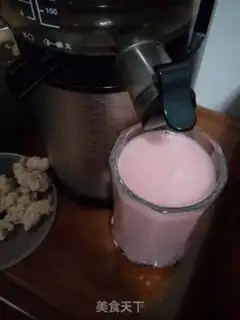 Make Fresh pomegranate juice step 6